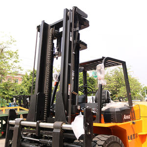 China Motor de alta potencia de 10 toneladas Mástil doble Mástil triplex Carretilla elevadora telescópica diésel Carretilla elevadora de contrapeso - Product Image 3