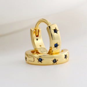 Pendientes de Aro Pequeños con Diseño de Estrella de Moda, Chapados en Oro, de Latón y Plata, con Circonitas, Patrón Geométrico, Regalo, Venta al por Mayor - Product Image 4