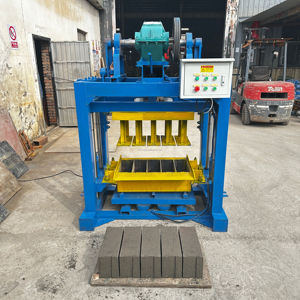 Machine à fabriquer des briques de ciment 4-40 à faible intensité de travail, très demandée en <span class=keywords><strong>Tunisie</strong></span>, utilisant de la poudre de pierre pour la fabrication de blocs - Product Image 5
