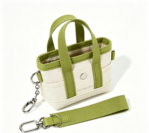 Llavero Personalizable con Mini Bolso Tote y Colgante Ligero para Llaves, Elegante Adorno para Bolso o Mochila, Regalo Promocional - Product Image 1