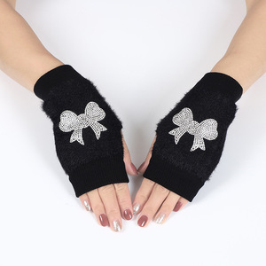 Gants d'extérieur tricotés sans doigts en fourrure <span class=keywords><strong>de</strong></span> vison Rhinestone Fox Design Warm Half Finger Touch Screen Gloves Hotfix Rhinestones - Product Image 3