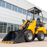 Minipala Compatta Agricola Gialla Elettrica a Batteria con Telaio Articolato e Braccio Telescopico, Certificata EPA CE