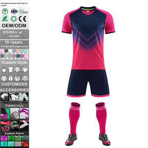 Tenues de football pour adultes de haute qualité fabriquées en Chine, imprimées numériquement en rouge, avec logo d'équipe, shorts d'été à séchage rapide - Product Image 2