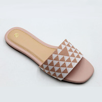 Nouveau Style Claquettes de Plage à Enfiler Haute Qualité Vente en Gros Chaussons Pas Chers Sandales Quotidiennes pour Femmes