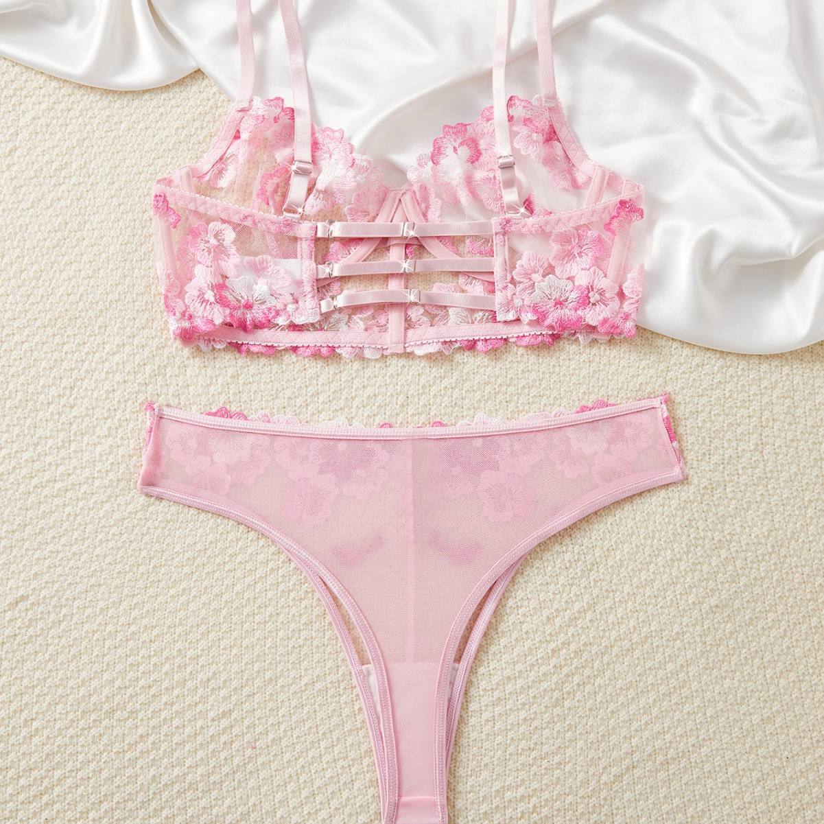 Wholesale Lingerie Women's Underwear Set Sexy Lace Erotic Lingerie Set Female Underwear Set Lace Bra Panties Underwear Women