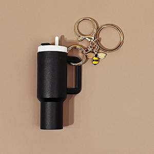 Tumbler Mug Mini Cup 40oz Llavero Stan Cup Accesorios Llavero Bee Key Charm Lip Balm Llavero - Product Image 5