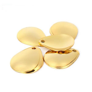 Placa de metal con efecto de gota de agua, dorada y plateada, para señuelos de pesca de lubina, accesorio de pesca en agua dulce, vibración para atraer peces - Product Image 5