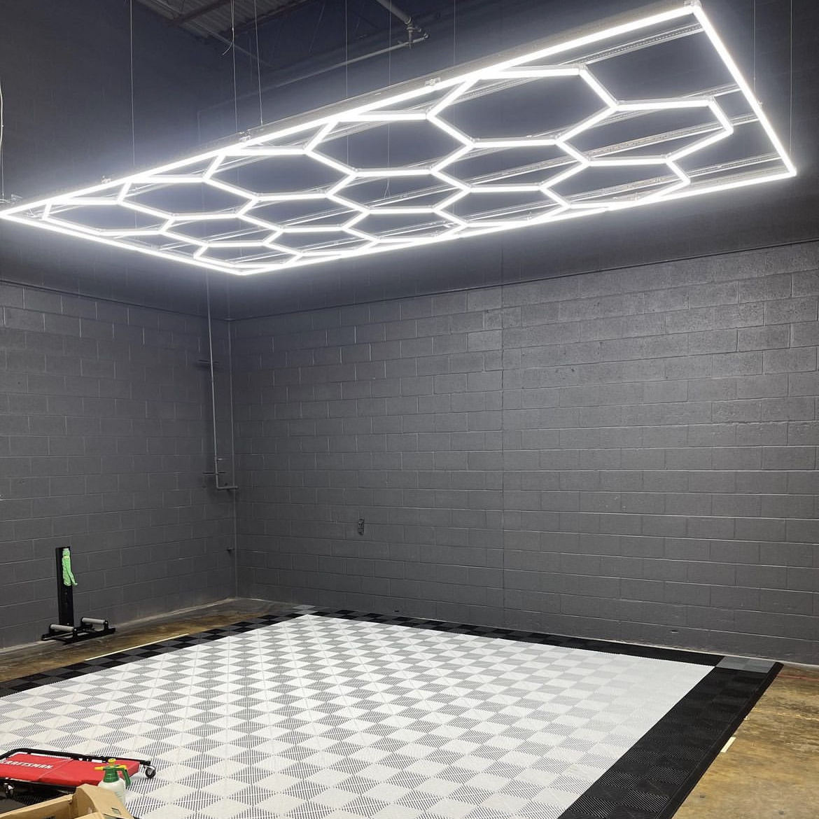 六角形LEDガレージ照明 - ワークショップや工業用天井向けの省エネで