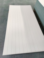 Panneau de lambris en MDF rainuré en forme de W personnalisé moderne, résistant à l'humidité, pour la décoration des murs et des plafonds