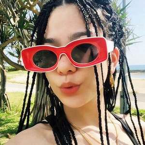 Gafas de Sol Rectangulares de Plástico de Moda con Logotipo Personalizado, Gafas de Sol Cuadradas Multicolores para Hombre y Mujer - Product Image 2