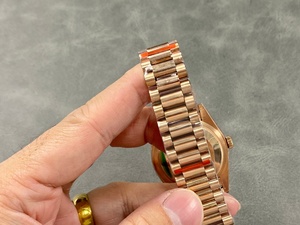 Reloj mecánico para hombre con cristal azul y visualización de fecha, reloj automático de lujo con esfera marrón de 36 mm resistente a los arañazos - Product Image 4