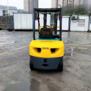 Chariot élévateur diesel Komatsu 3T d'occasion, 4 roues, garantie 1 an, utilisation extérieure portable, vente chaude - Product Image 2