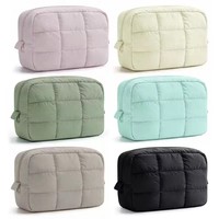 Pochette de toilette matelassée avec fermeture éclair double entièrement ouvrable, organiseur de maquillage de voyage