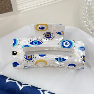 Pinza para el pelo cuadrada de PVC con diseño de tiburón, azul oscuro brillante, tamaño mediano, para un toque de elegancia diaria - Product Image 4