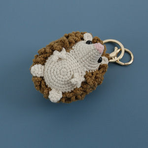 Tricotage fait main tricoté Amigurumi Crochet jouets Crochet fil Animal jouet poupée petit hérisson peluche Animal <span class=keywords><strong>porte</strong></span>-clés - Product Image 4