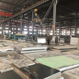 Tôles d'acier galvanisé à bas <span class=keywords><strong>prix</strong></span>, tôles galvanisées au <span class=keywords><strong>zinc</strong></span> de 0,2 mm, 0,5 mm, 1 mm, 2 mm d'épaisseur, utilisées comme substrat pour les échelles et les escaliers - Product Image 5