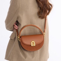 Sac à bandoulière de luxe en cuir végétalien pour femme, sac à main demi-lune en daim patchwork, sac à bandoulière tendance pour usage professionnel