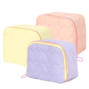Canvas <b>Heart</b> Quilted Makeup <b>Bag</b> with Colorful Zipper and Shoulder Handle Portable Cosmetic Organizer - Product Image 4
