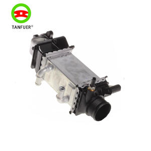 Sistema <span class=keywords><strong>di</strong></span> Raffreddamento Turbocompressore Ricambi Auto 04B145749K Radiatori Sistema <span class=keywords><strong>di</strong></span> Raffreddamento Intercooler <span class=keywords><strong>per</strong></span> <span class=keywords><strong>Volkswagen</strong></span> <span class=keywords><strong>Polo</strong></span> - Product Image 1