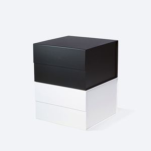 Boîte cadeau magnétique carrée A5 en carton blanc profond avec ruban, emballage de luxe pour vêtements pour hommes, emballage personnalisé pour cadeaux - Product Image 4