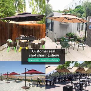 Merveilleux detaillant D atmosphere, Grands parasols et BASE de Patio Bon Marche A vendre - Product Image 5