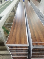 Paneles de Techo de PVC con Placas de Techo Suspendido de 2x4, Resistentes al Fuego e Impermeables, Diseño Artístico Moderno para Interiores de Apartamentos y Casas