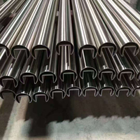 Poteau de balustrade d'extérieur en acier inoxydable avec design en fil métallique pour balcon, escalier, villa, hôtel, appartement, terrasse moderne
