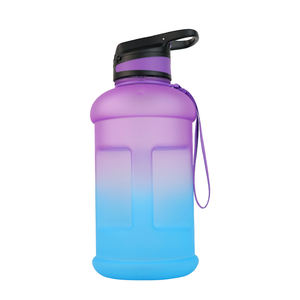 Bouteille d'eau en plastique sans bpa d'un demi-gallon avec manchon et <span class=keywords><strong>phrase</strong></span> de motivation OEM - Product Image 3