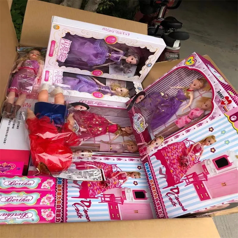 China Shantou massiven Rabatt billig Barbi <span class=keywords><strong>Spielzeug</strong></span> Lager Eine Vielzahl von Mischungen Verkauf durch das Kilogramm Promotion Kids Gift Toys