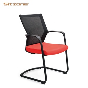 Chaise de bureau ergonomique moderne SitZone à dossier mi-haut, à <span class=keywords><strong>quatre</strong></span> pieds, en maille et mousse, avec accoudoirs réglables et base en plastique - Product Image 3