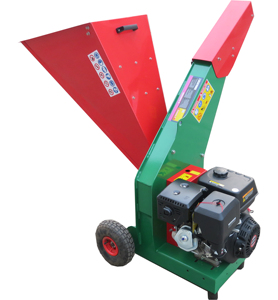 Broyeur de bois forestier et de jardin pour l'abattage d'arbres et de arbustes, avec moteur - Product Image 1