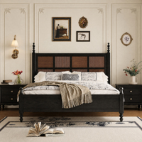 Lit double vintage américain du milieu du siècle en bois de frêne avec cadre à poteaux et tête de lit à panneaux grillagés pour la vente en gros