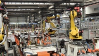 Ligne de production de soudage de carrosserie automobile, ligne d'assemblage robotisée pour châssis et cadre de voiture, sur mesure
