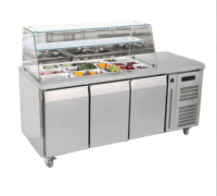 Table de préparation réfrigérée commerciale multifonctionnelle en acier inoxydable portable et personnalisable pour la présentation de salades et la conservation des aliments congelés
