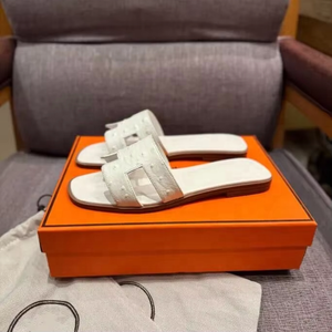 Chaussures de créateur OEM/ODM d'usine, semelles en caoutchouc antidérapantes pour l'extérieur, en cuir véritable, pour femmes, pantoufles de luxe pour voyages - Product Image 6