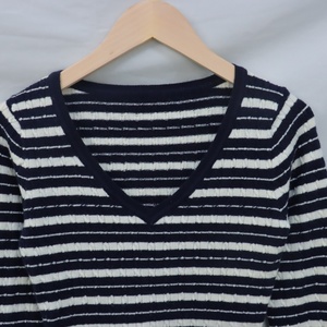 Maglione Personalizzato da Donna, Semplice Maglia a Righe Primaverile Casual con Scollo a V - Product Image 4