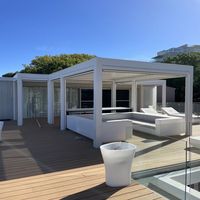 Toit électrique motorisé rétractable en PVC de style moderne Toit extérieur en alliage d'aluminium Pliable Patio Pergola Auvents rétractables