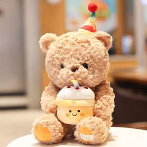 Adorabile Orsacchiotto di Peluche con Cappello Arcobaleno e Torta Sorridente, Regalo di Compleanno Perfetto per Bambine - Product Image 3