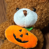 Peluches d'Halloween : Porte-clés Ours en Peluche avec Chapeau de Sorcière, Ailes de Chauve-souris, Citrouille et Nœud, Décoration d'Halloween, Breloques de Sac Extérieur