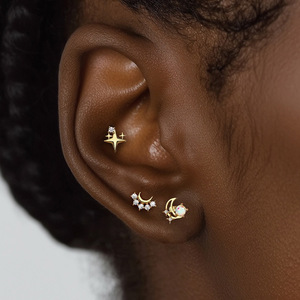 Boucles d'oreilles en alliage de zinc en forme de fleur avec incrustation de zircon pour bijoux de piercing tendance pour les fêtes - Product Image 3