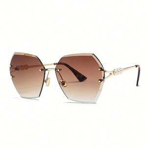 Gafas de Sol de Moda de Lujo para Mujer con Logotipo Personalizado al por Mayor, Montura Metálica con Perlas, Gafas de Sol sin Montura con Borde Irregular para Mujer - Product Image 5