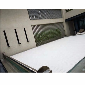 <span class=keywords><strong>Couverture</strong></span> de <span class=keywords><strong>piscine</strong></span> automatique à lamelles rigides rétractables populaires, en polycarbonate, avec rouleau électrique - Product Image 5