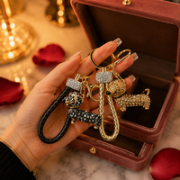 Porte-clés pendentif chien teckel étincelant avec strass et cristaux, breloque de sac, accessoires