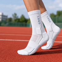 Chaussettes de sport personnalisées avec logo, chaussettes de sport respirantes et confortables de haute qualité, chaussettes en coton tricoté pour le basketball et la course à pied