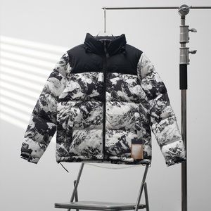 Chaqueta de mezclilla acolchada con capucha para hombre, de alta calidad, personalizada, larga, transpirable, con bloques de color, exterior de nailon y cierre de cremallera, al por mayor - Product Image 1