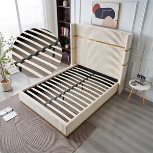 Cadre <span class=keywords><strong>de</strong></span> <span class=keywords><strong>lit</strong></span> <span class=keywords><strong>de</strong></span> luxe pour <span class=keywords><strong>lit</strong></span> double Tête <span class=keywords><strong>de</strong></span> <span class=keywords><strong>lit</strong></span> rembourrée très souple Design unique en <span class=keywords><strong>tissu</strong></span> pour chambres <span class=keywords><strong>de</strong></span> style élégant - Product Image 4