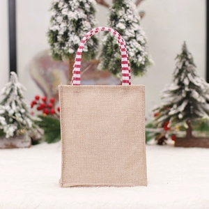 Juego de Bolsas de Regalo Navideñas de Estilo Escandinavo, Bolsas de Arpillera Reutilizables con Diseños de Muñecos sin Rostro y Gnomos para Regalos Navideños - Product Image 4