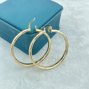 El fabricante <span class=keywords><strong>de</strong></span> pendientes <span class=keywords><strong>de</strong></span> latón punk con patrones florales y grandes bocas <span class=keywords><strong>de</strong></span> anillo - Product Image 1