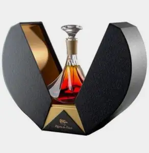 Obtenez l'échantillon gratuit Emballage en papier rigide de luxe de marque personnalisée Boîtes cadeaux pour bouteille de whisky et vin rouge en gros avec logo