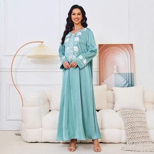 Robe élégante en polyester à col en V et manches classiques, imprimée, avec broderie de diamants thermocollé<span class=keywords><strong>s</strong></span> et estampage, pour femme, toutes saisons, style Dubaï - Product Image 2